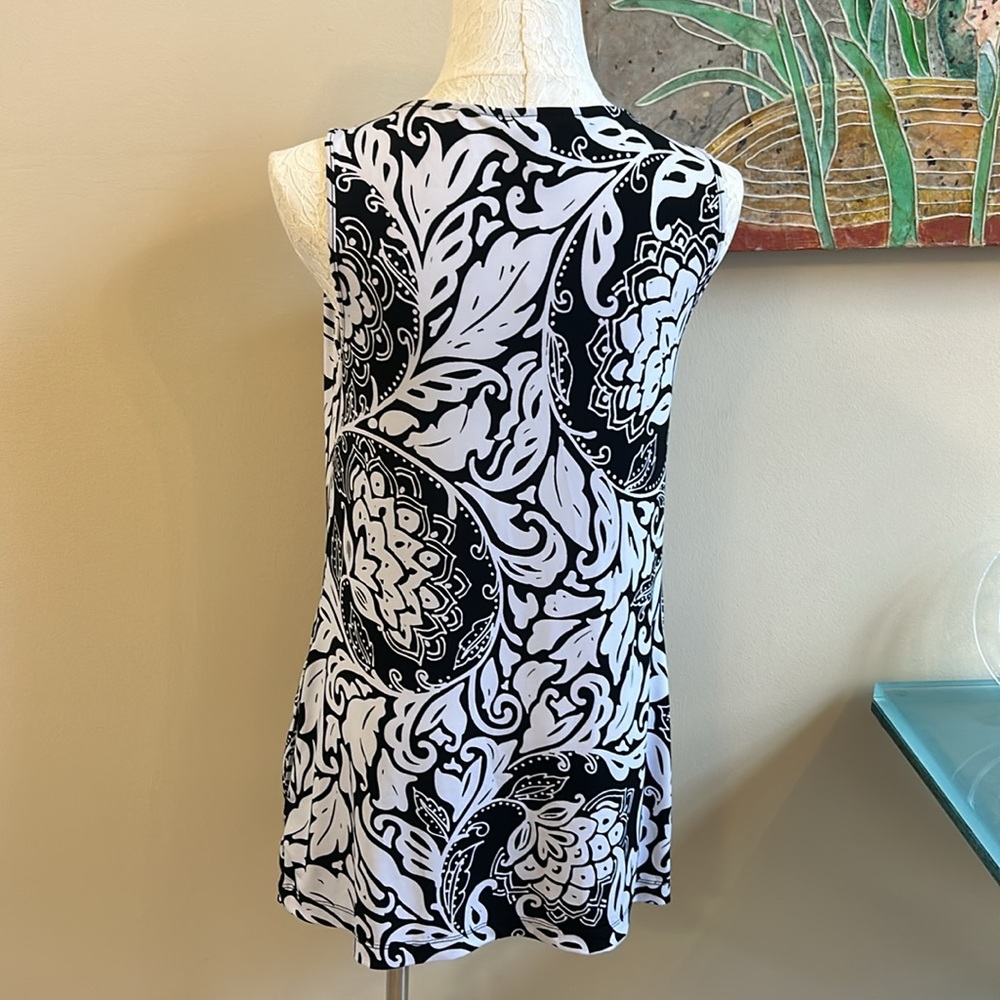 White House Black market tunic - Picture 4 of 6
